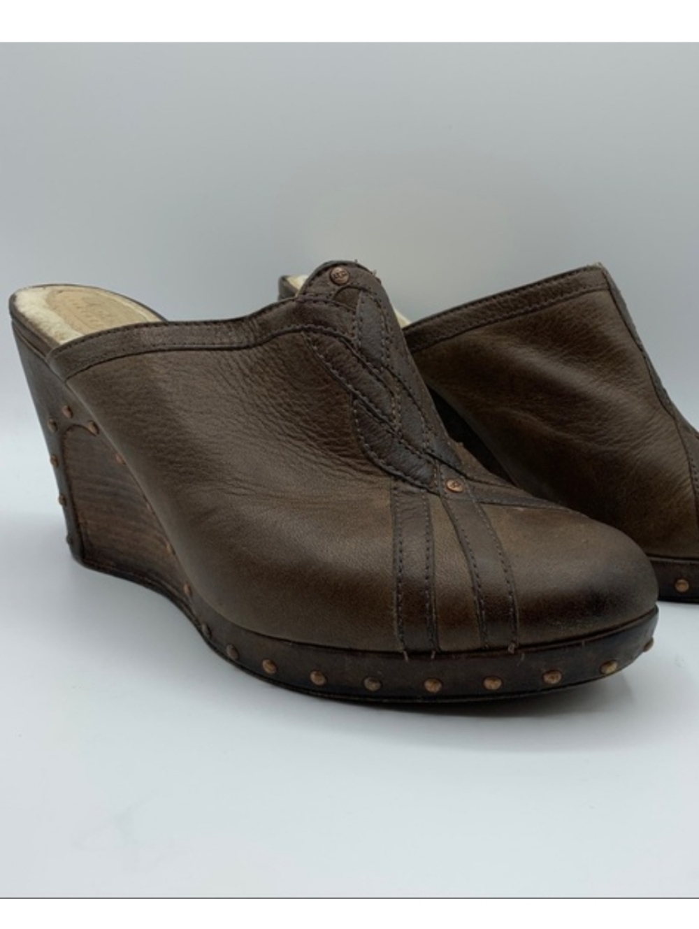 Ugg Australia Stacked Heel Leather Clogs Size 8.5